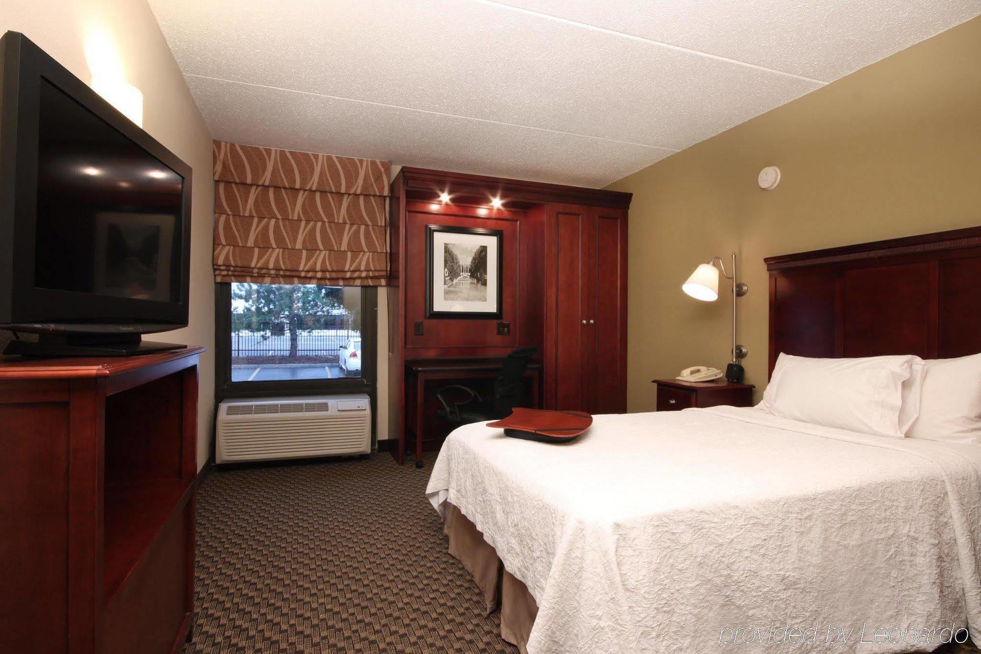 Hampton Inn Detroit Madison Heights South Troy Room photo