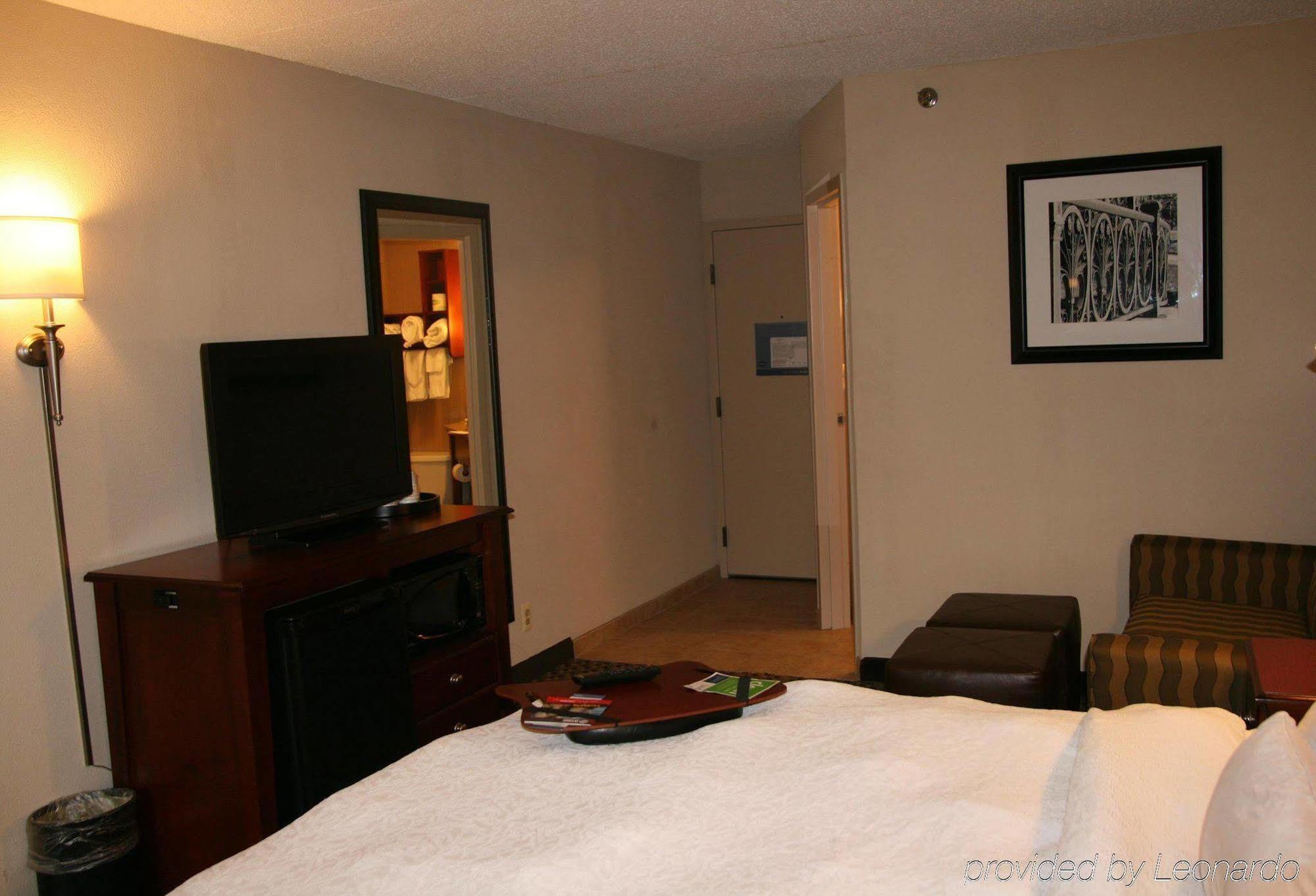 Hampton Inn Detroit Madison Heights South Troy Room photo