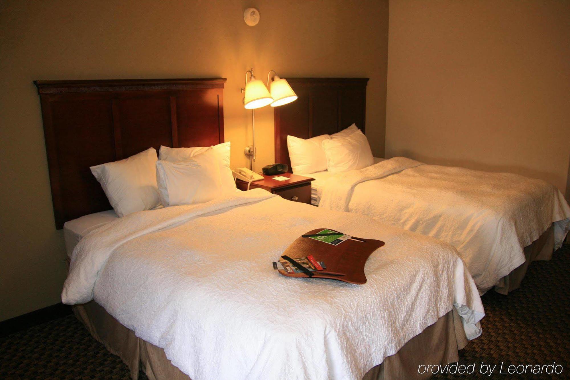 Hampton Inn Detroit Madison Heights South Troy Room photo