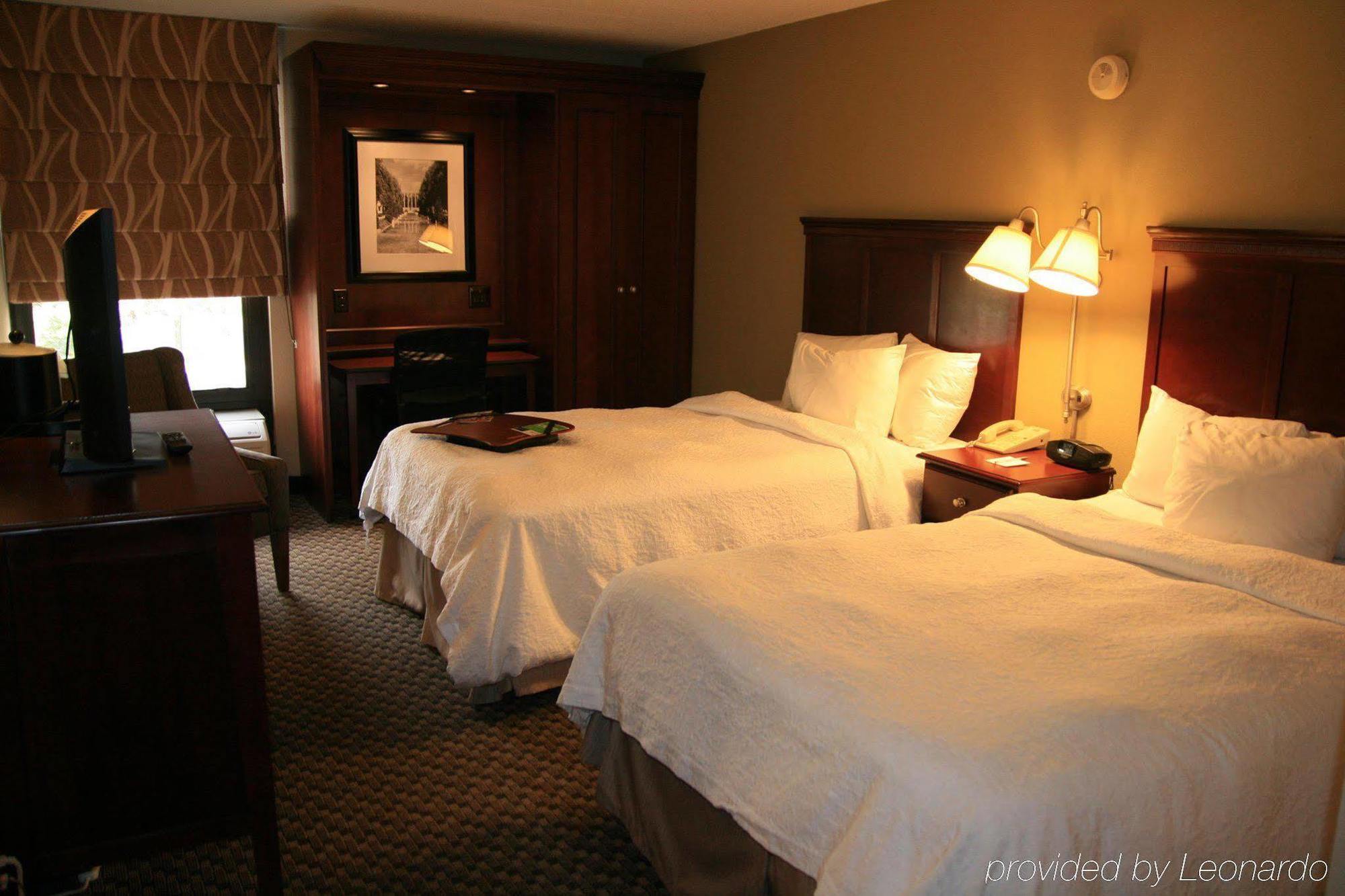 Hampton Inn Detroit Madison Heights South Troy Room photo